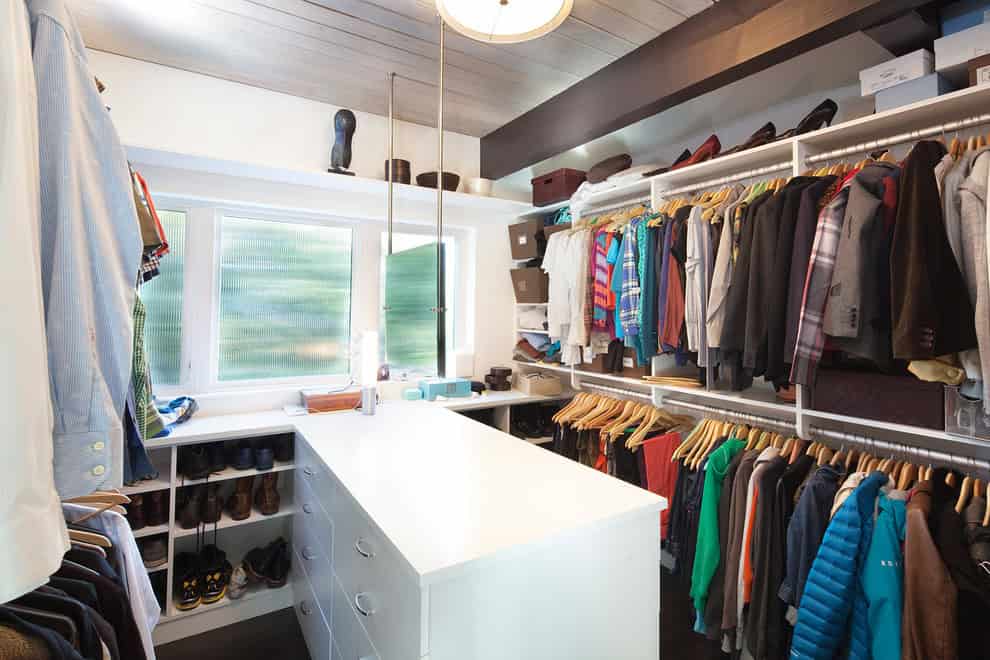 20 Practically Elegant Mid-Century Modern Closet Designs 20 Practically Elegant Mid-Century Modern Closet Designs