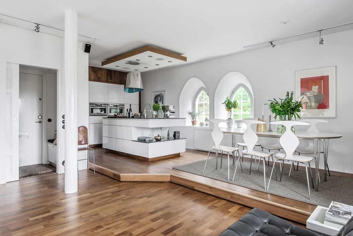 Look at This Special Home in History Building Look at This Special Home in History Building