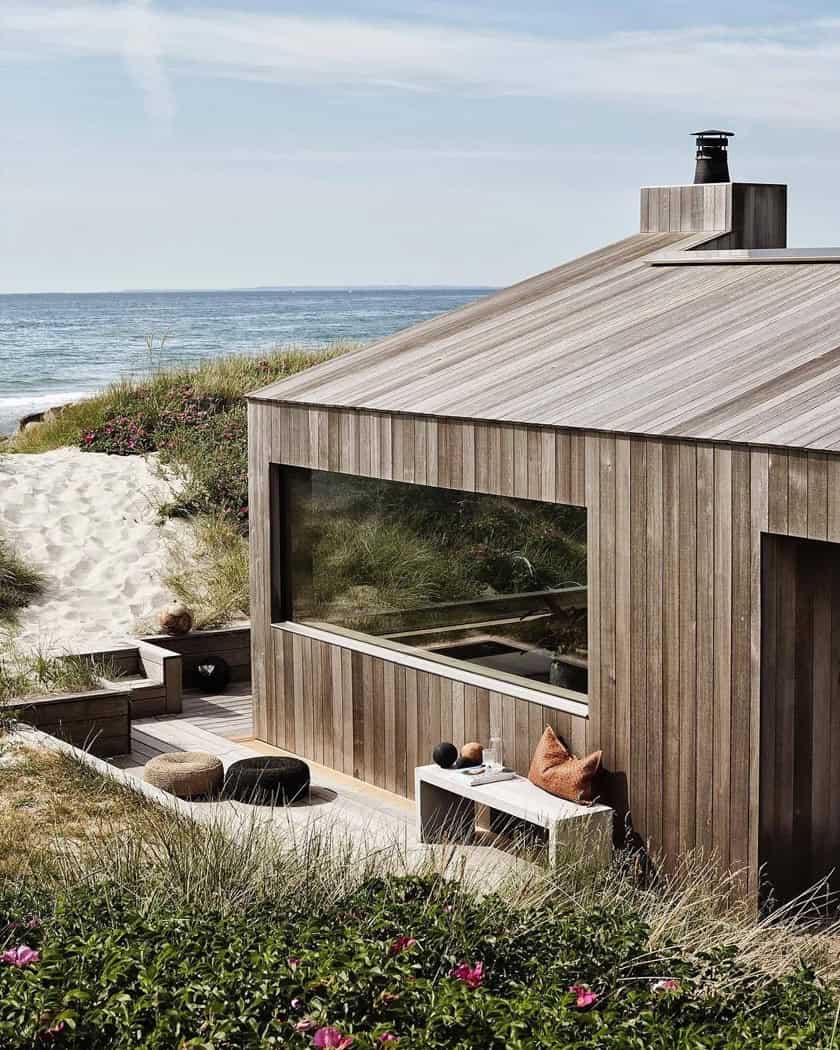 A Wooden House in the Spirit of Seaside Houses A Wooden House in the Spirit of Seaside Houses