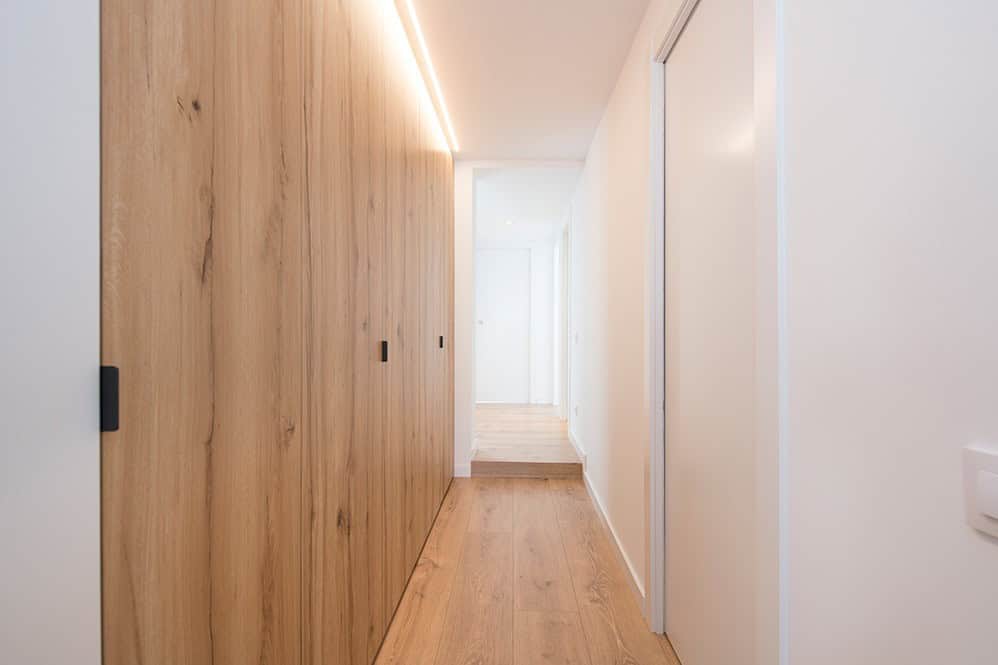Barcelona Apartment with Rooms and Corridors Eliminated to Have More Light & Space Barcelona Apartment with Rooms and Corridors Eliminated to Have More Light & Space
