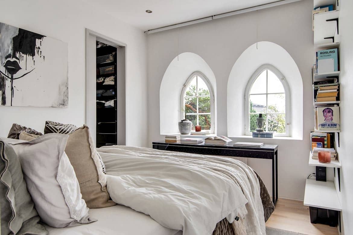 Look at This Special Home in History Building Look at This Special Home in History Building