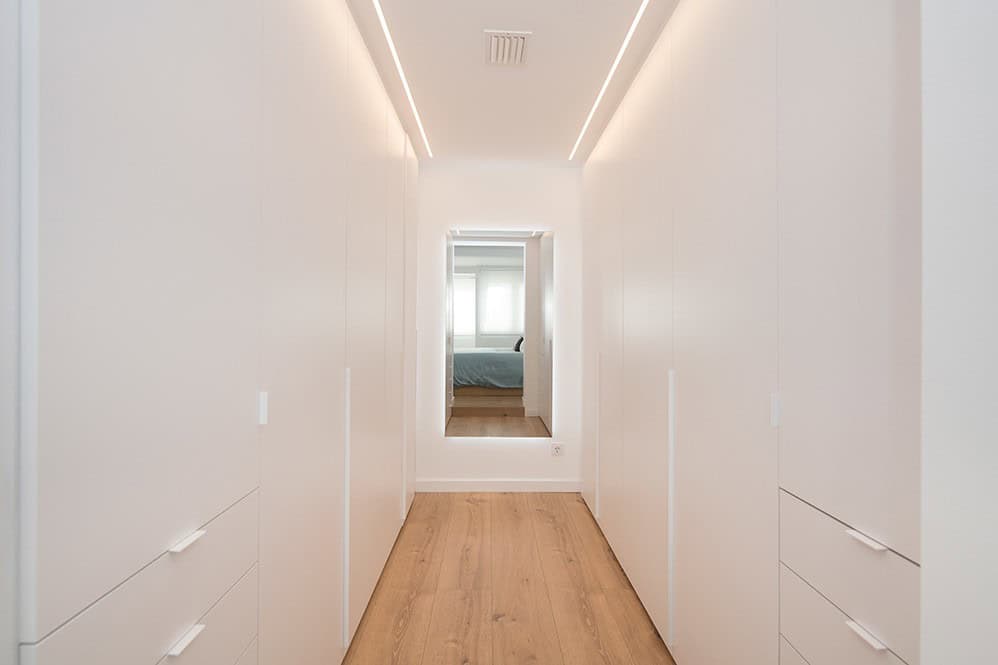 Barcelona Apartment with Rooms and Corridors Eliminated to Have More Light & Space Barcelona Apartment with Rooms and Corridors Eliminated to Have More Light & Space