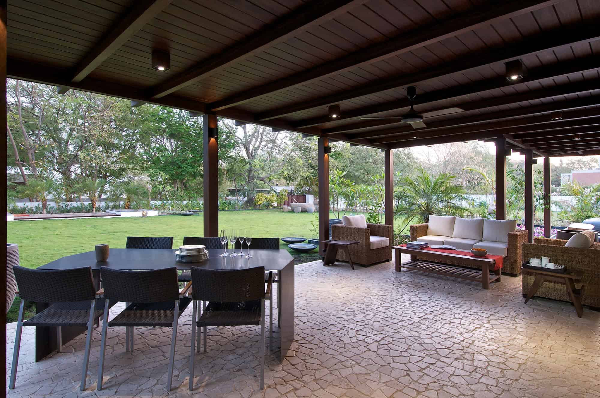 Courtyard House by Hiren Patel Architects in Ahmadabad, India Courtyard House by Hiren Patel Architects in Ahmadabad, India