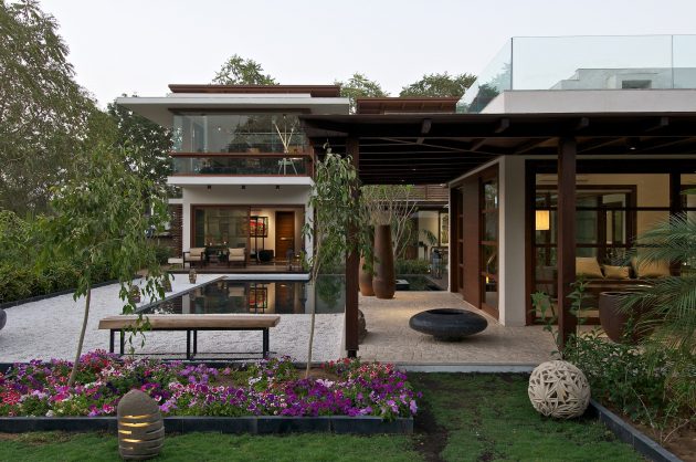 Courtyard House by Hiren Patel Architects in Ahmadabad, India