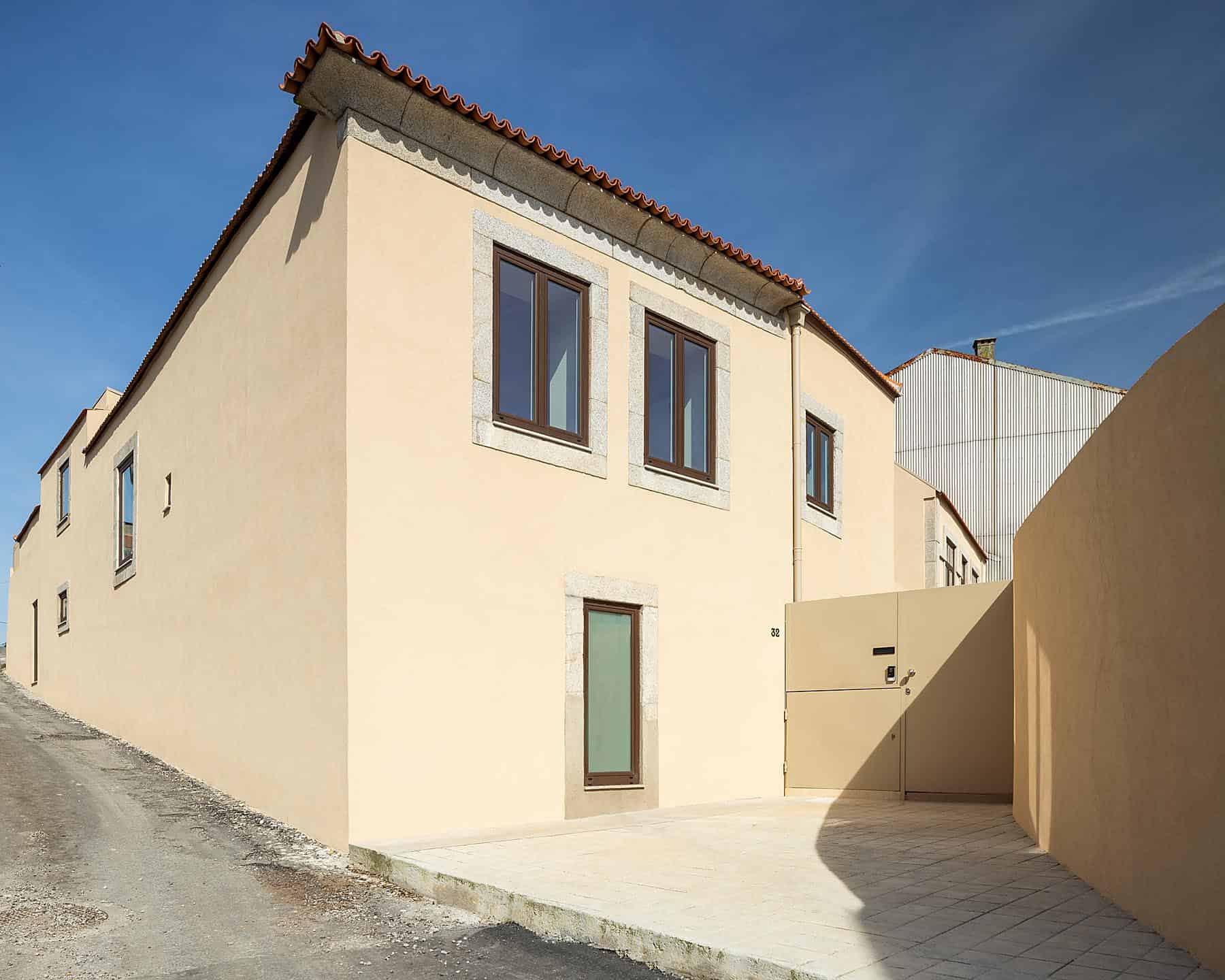Interior lighting of a house in Porto, inspired by umbrellas Interior lighting of a house in Porto, inspired by umbrellas