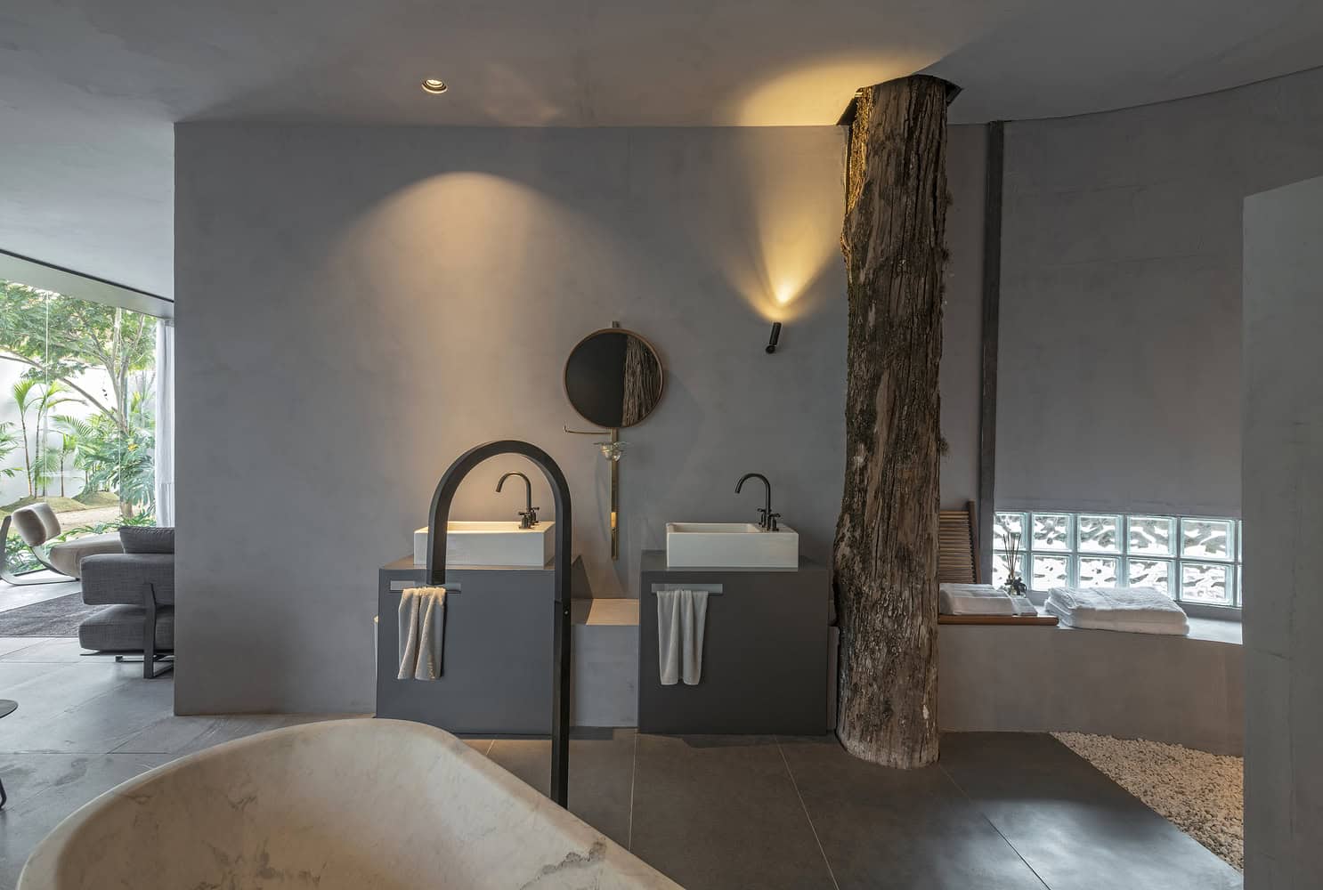 Lake House by Estudio MB + Janaina Pacheco Arquitetura in Mangabeiras, Brazil Lake House by Estudio MB + Janaina Pacheco Arquitetura in Mangabeiras, Brazil