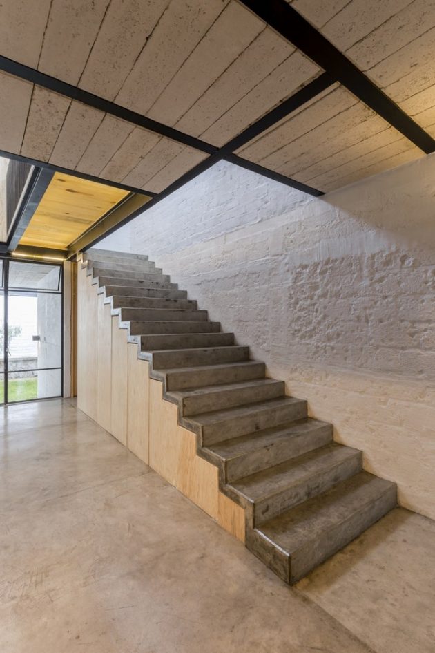 RR House by Delfino Lozano in Zapopan, Mexico