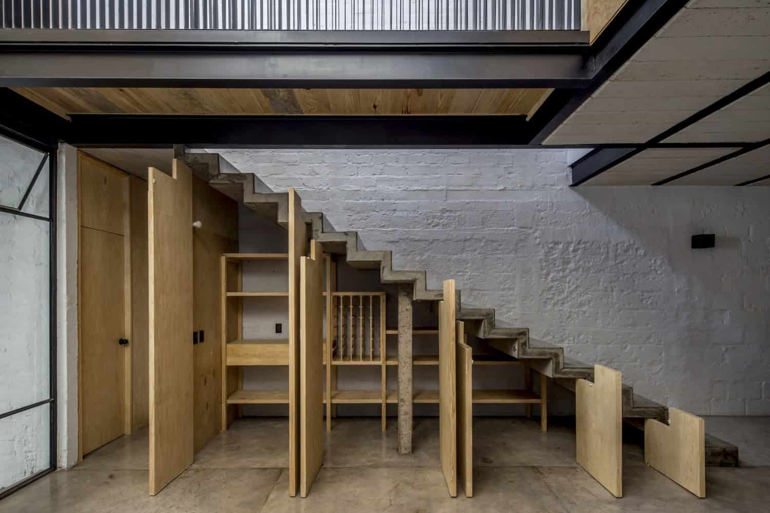 RR House by Delfino Lozano in Zapopan, Mexico RR House by Delfino Lozano in Zapopan, Mexico