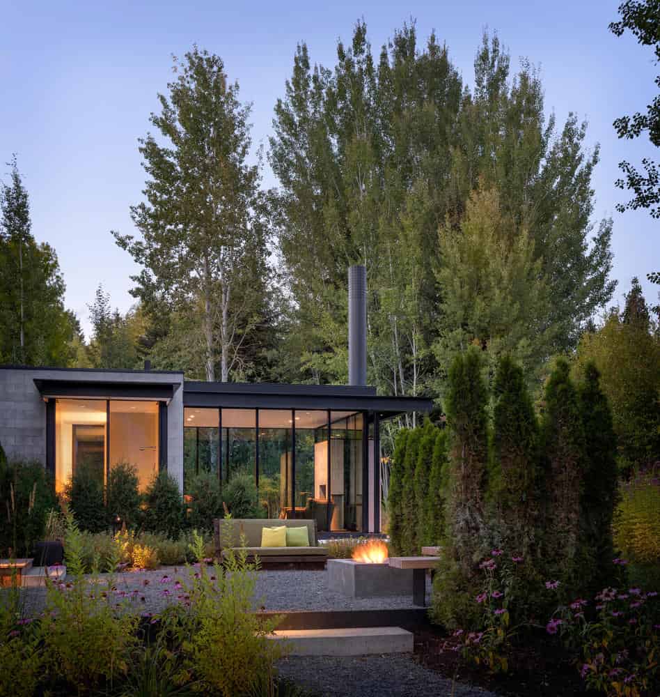 Stirrup House by Olson Kundig: A Modern Art-Focused Retreat in Idaho Stirrup House by Olson Kundig: A Modern Art-Focused Retreat in Idaho