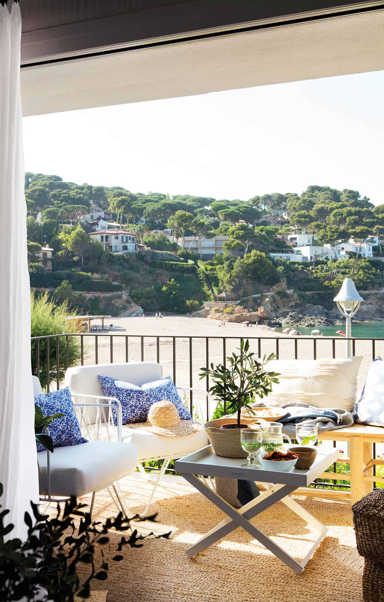 1. A LITTLE HOUSE ON THE COSTA BRAVA ON THE BEACH 1. A LITTLE HOUSE ON THE COSTA BRAVA ON THE BEACH