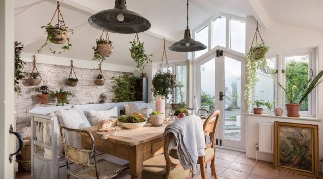 15 Fantastic Shabby-Chic Sunroom For Any Time Of The Year