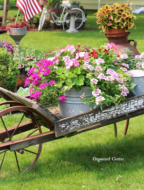 15 Interesting DIY Garden Projects From Vintage Items
