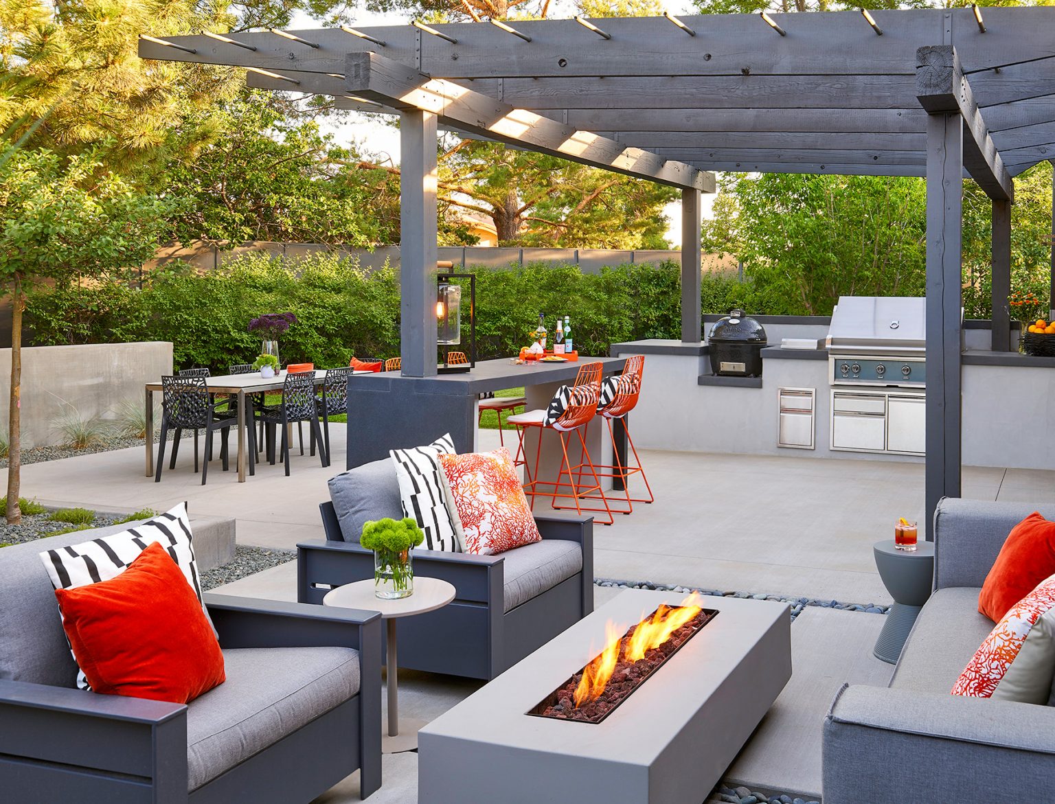 Mid Century Oasis: Designing Gardens And Patios With Retro Flair