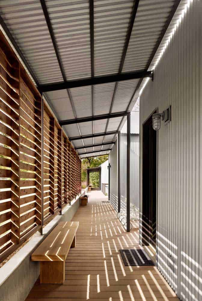 Sandwich Tiles - Advantages and Disadvantages Sandwich Tiles - Advantages and Disadvantages