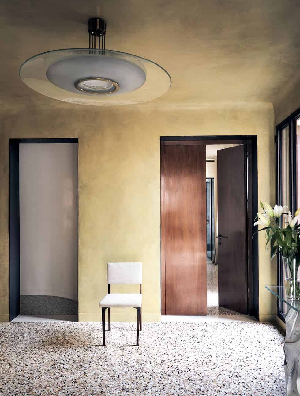 10 Designer Tips for Lightening Up a Dark Room 10 Designer Tips for Lightening Up a Dark Room