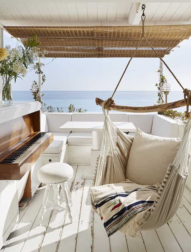 Relaxing & Smooth Sing Seats for Your Interior & Exterior Space Relaxing & Smooth Sing Seats for Your Interior & Exterior Space