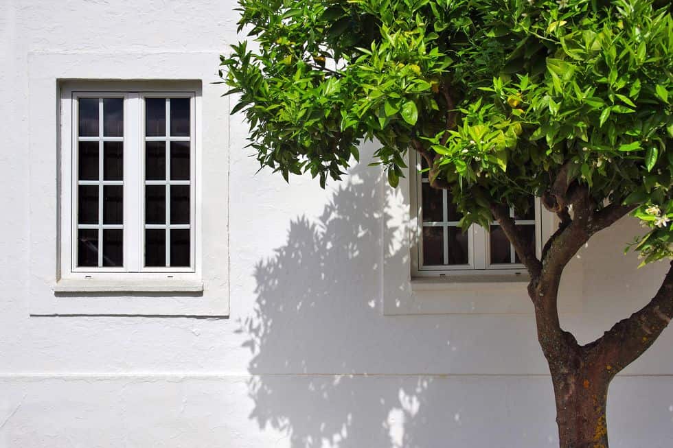 10 Designer Tips for Lightening Up a Dark Room 10 Designer Tips for Lightening Up a Dark Room