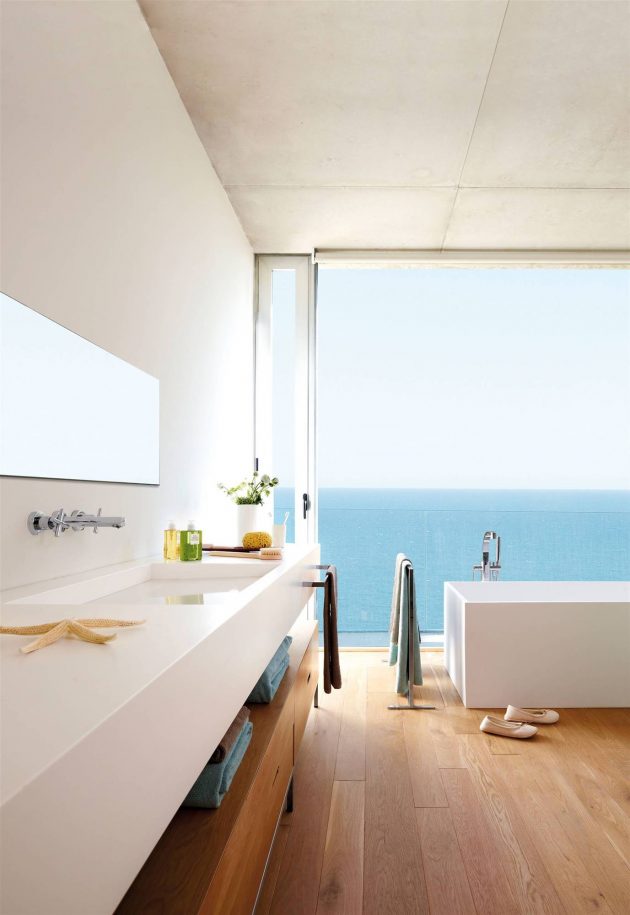10 Practical and Modern Bathrooms You'll Love in an Instance (Part II)