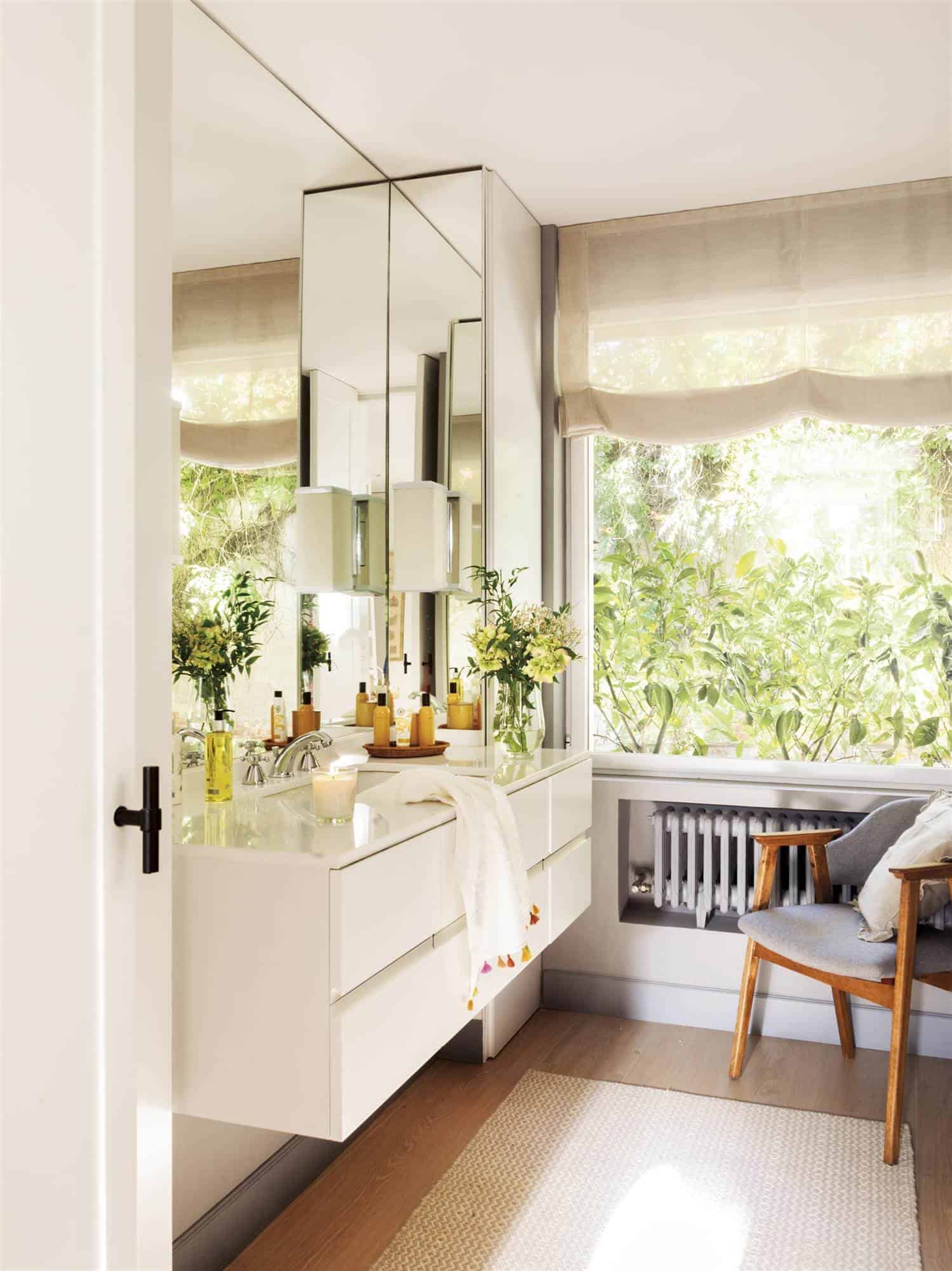 7. A MIRROR WALL 7. A MIRROR WALL