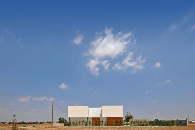 House 0614 by Simpraxis Architects in Nicosia, Cyprus