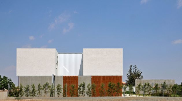 House 0614 by Simpraxis Architects in Nicosia, Cyprus