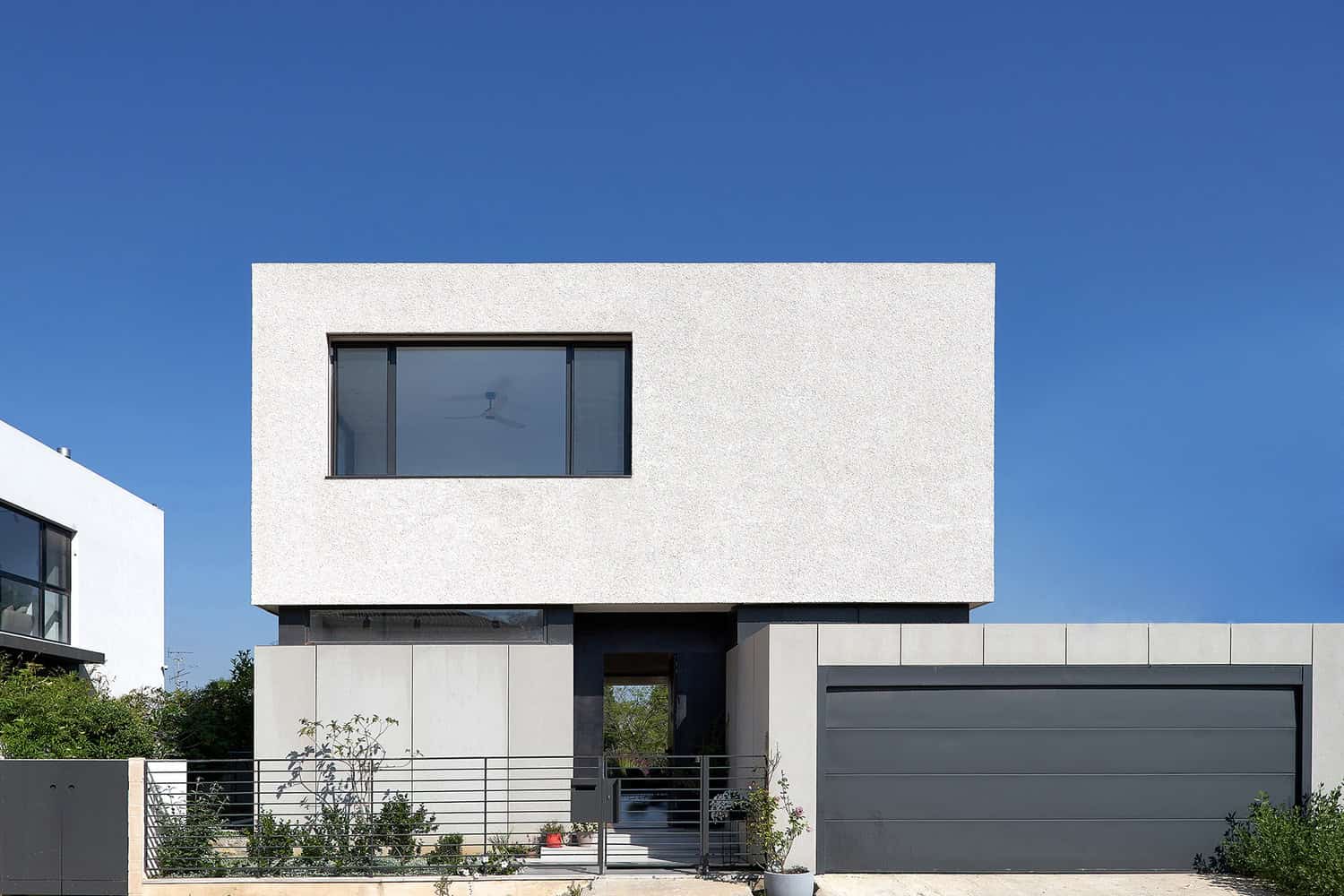 N.Z House No.1 by Daniel Arev Architecture in Ness Ziona, Israel N.Z House No.1 by Daniel Arev Architecture in Ness Ziona, Israel