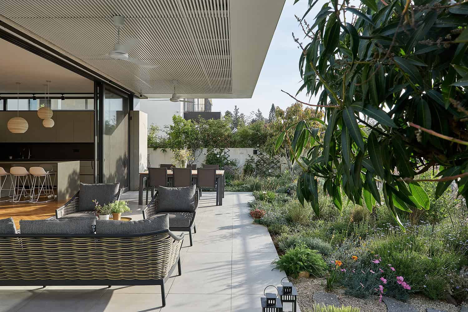 N.Z House No.1 by Daniel Arev Architecture in Ness Ziona, Israel N.Z House No.1 by Daniel Arev Architecture in Ness Ziona, Israel