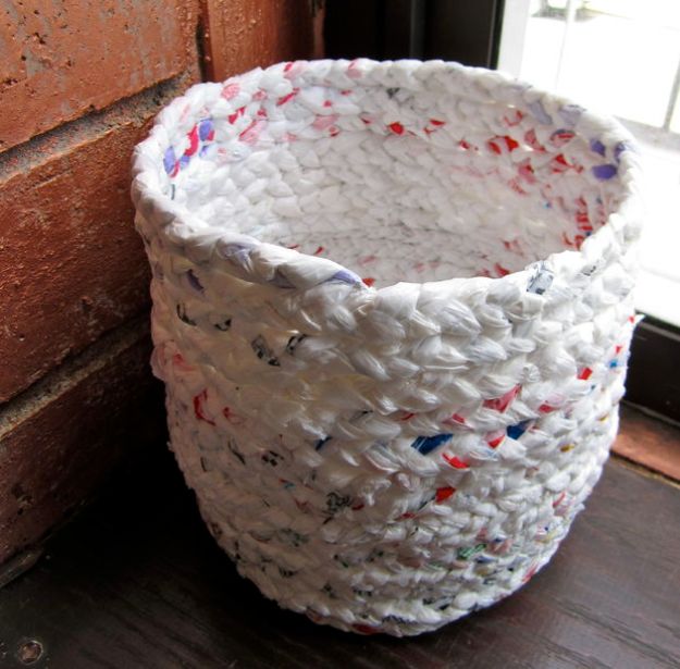 15 Fun Diy Projects You Can Make With Excess Plastic Bags - Diy Plastic Bag Storage Ideas