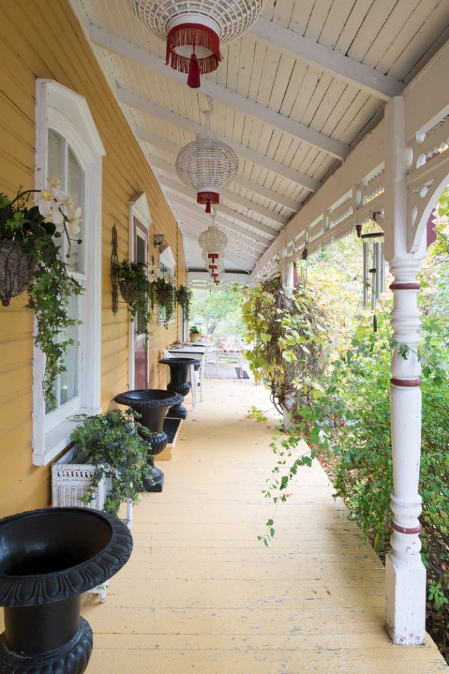 15 Magnificent Shabby-Chic Porch Designs You Will Enjoy Everyday