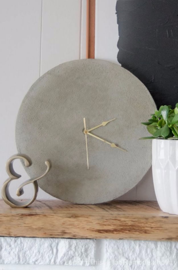 10. Simple DIY Concrete Clock 10. Simple DIY Concrete Clock