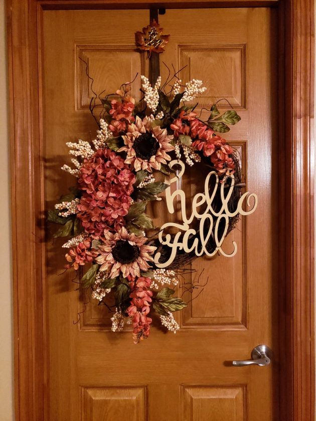 16 Vibrant Fall Wreath Designs For The Upcoming Summer To Fall Transition