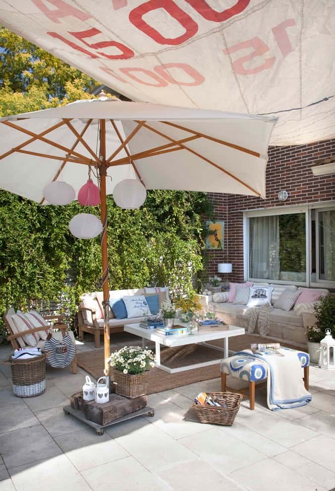 4. Country Chic Backyard 4. Country Chic Backyard