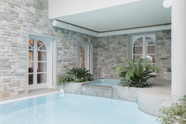 18 Spectacular Shabby-Chic Swimming Pool Designs You Will Love
