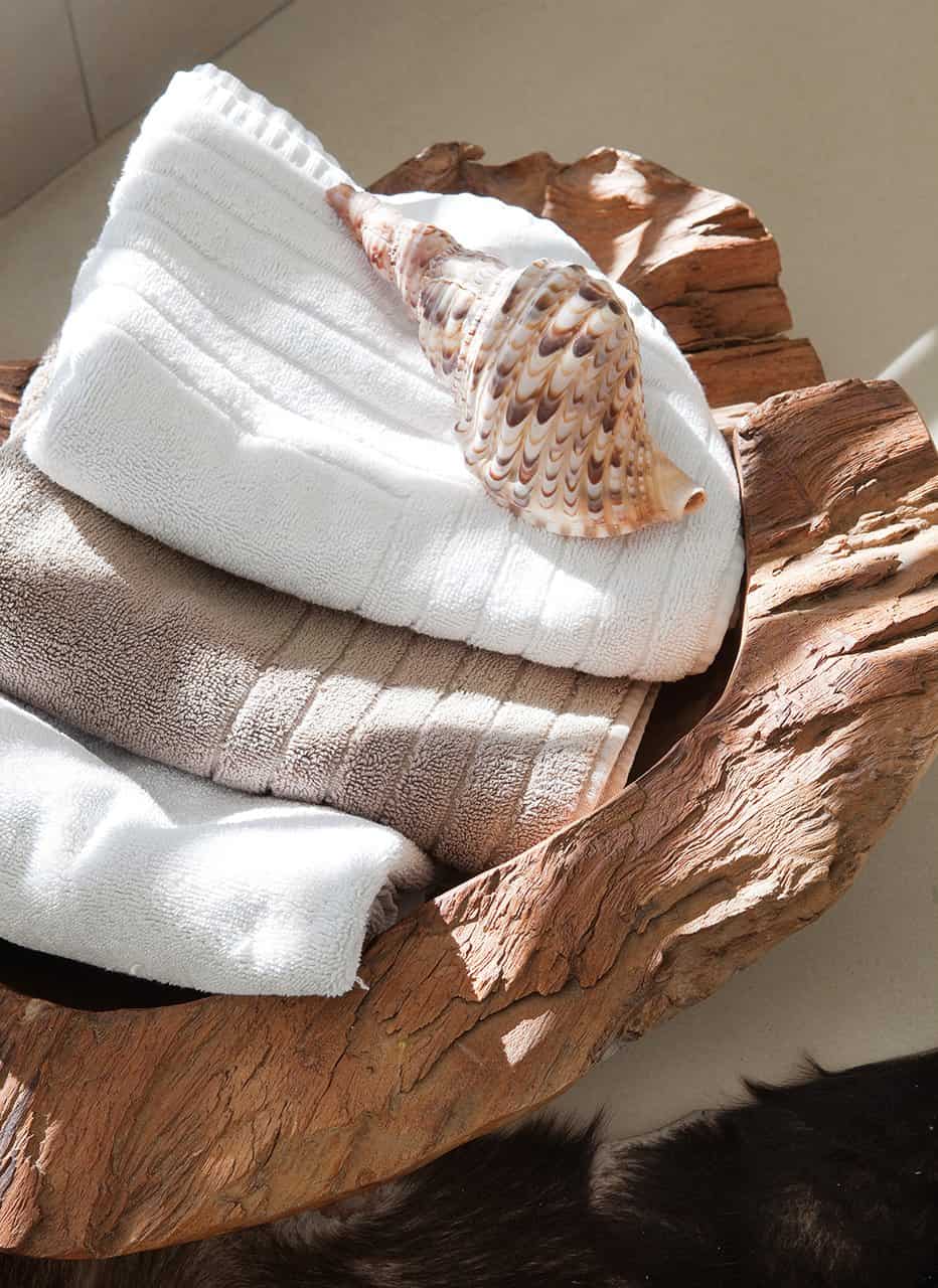 A Large Bathtub As the Protagonist in the Bathroom A Large Bathtub As the Protagonist in the Bathroom