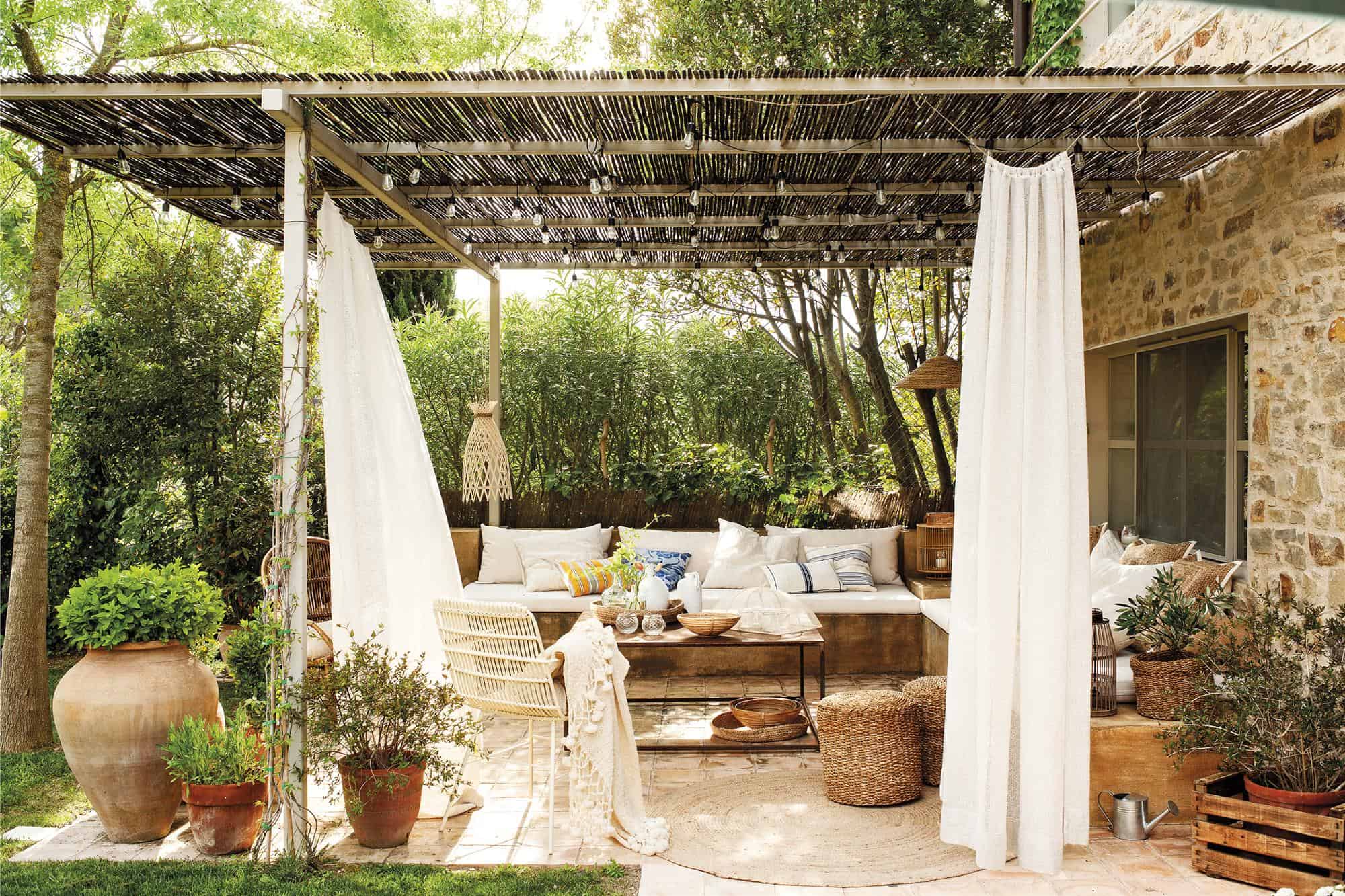 Beautiful Stone House With a Porch, Ancient Trees & Swimming Pool Beautiful Stone House With a Porch, Ancient Trees & Swimming Pool