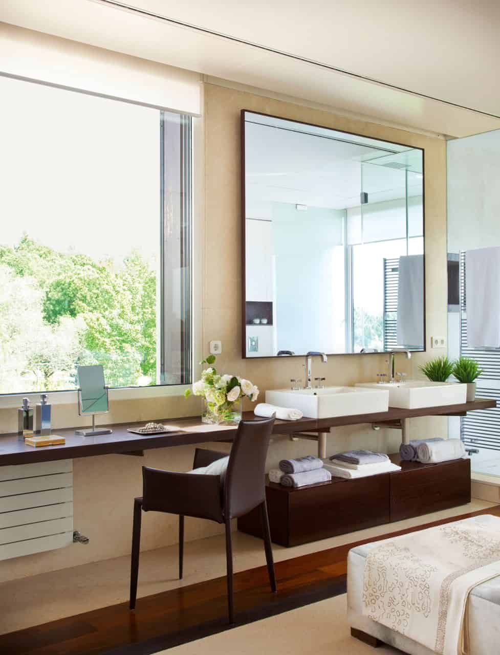 Spacious & Very Versatile Bathroom With a Dressing Room Spacious & Very Versatile Bathroom With a Dressing Room