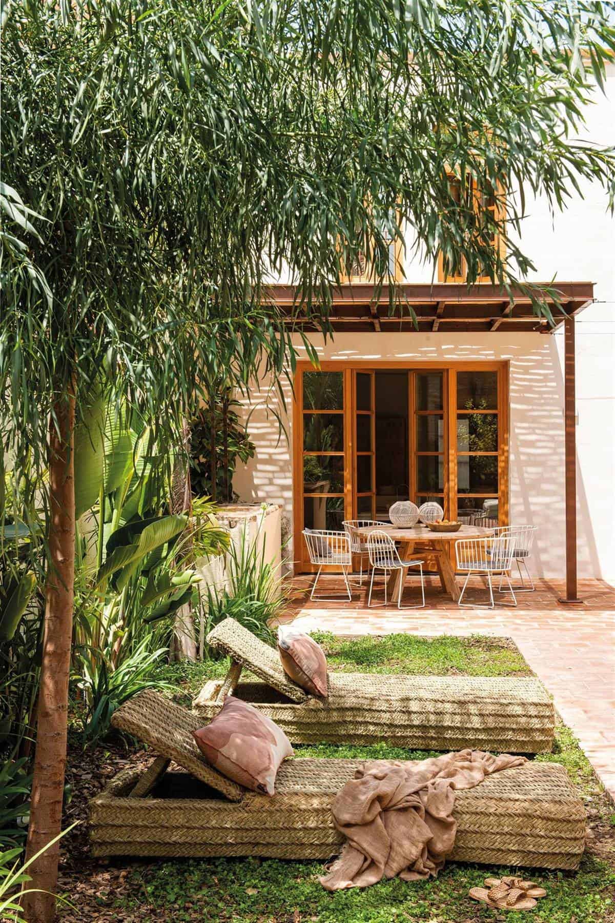 How to Decorate a Small Garden? How to Decorate a Small Garden?