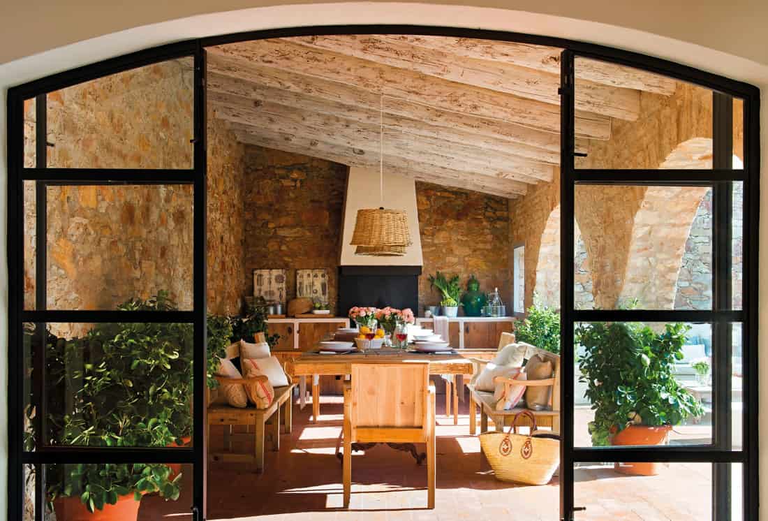 5. CLASSIC AND CONTEMPORARY 5. CLASSIC AND CONTEMPORARY