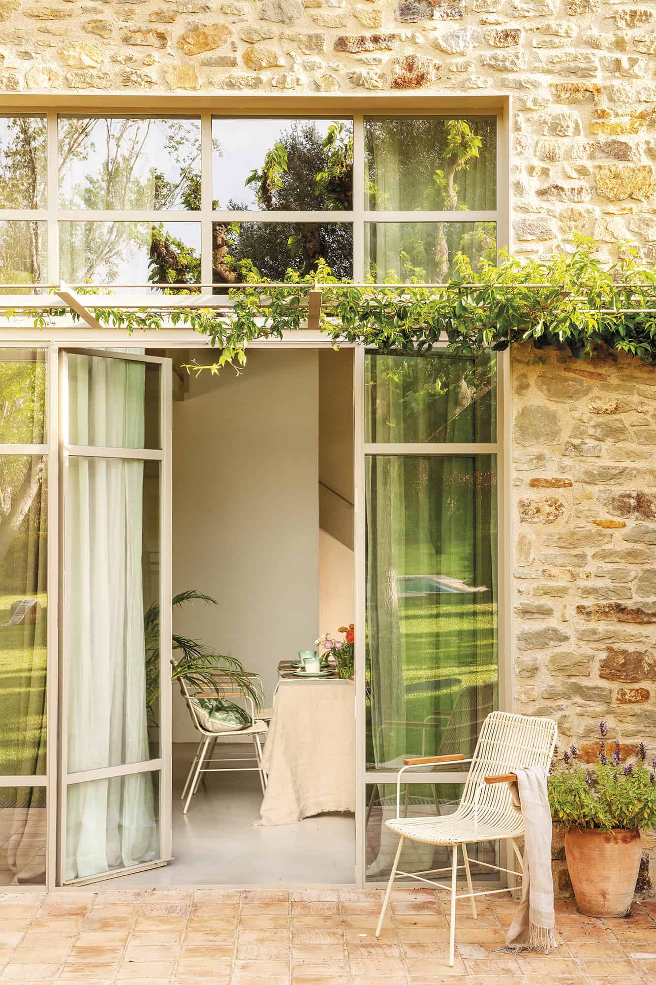 Beautiful Stone House With a Porch, Ancient Trees & Swimming Pool Beautiful Stone House With a Porch, Ancient Trees & Swimming Pool