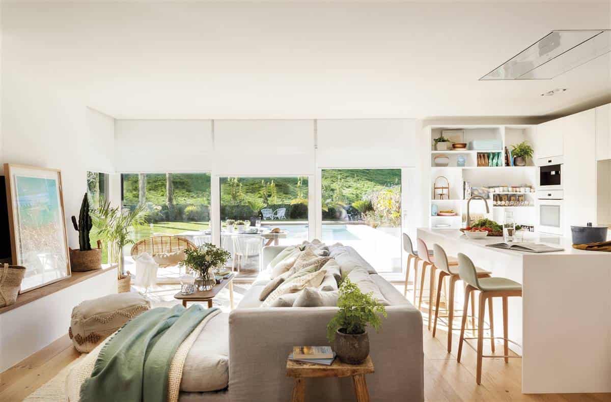 6. IN A MINIMALIST KEY 6. IN A MINIMALIST KEY