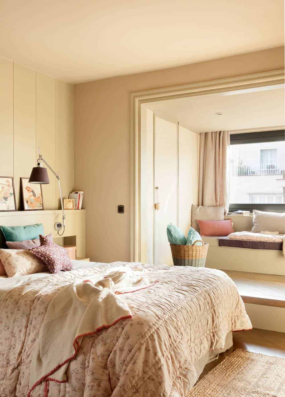 8. A READING CORNER 8. A READING CORNER