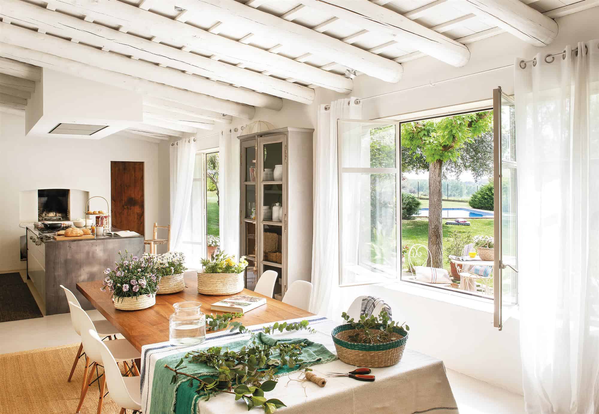 Beautiful Stone House With a Porch, Ancient Trees & Swimming Pool Beautiful Stone House With a Porch, Ancient Trees & Swimming Pool