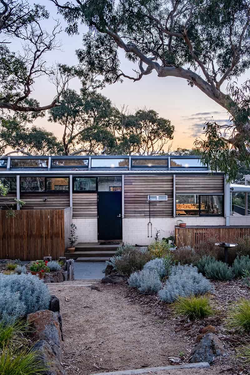 Bellarine Hillside House by Freehand Projects in Victoria, Australia Bellarine Hillside House by Freehand Projects in Victoria, Australia