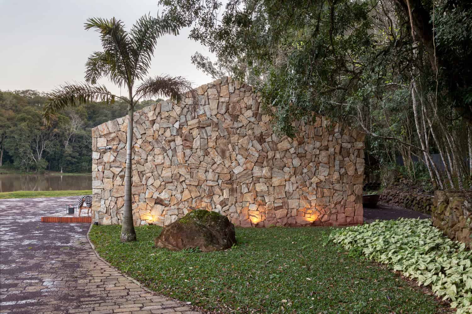 Lake House by Cadi Arquitetura in Imigrante, Brazil Lake House by Cadi Arquitetura in Imigrante, Brazil