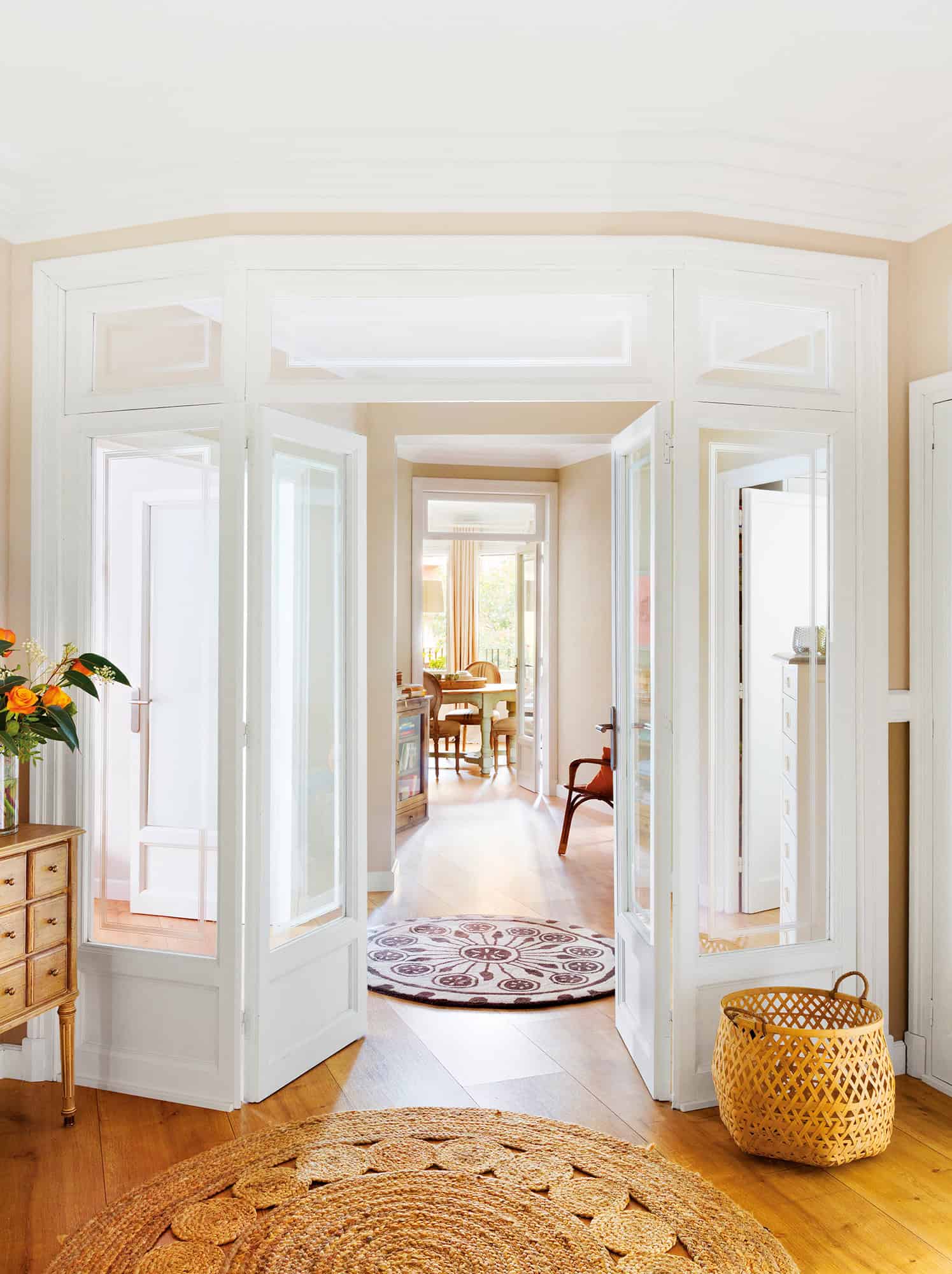 1. NO BREAK IN THE LIGHT 1. NO BREAK IN THE LIGHT