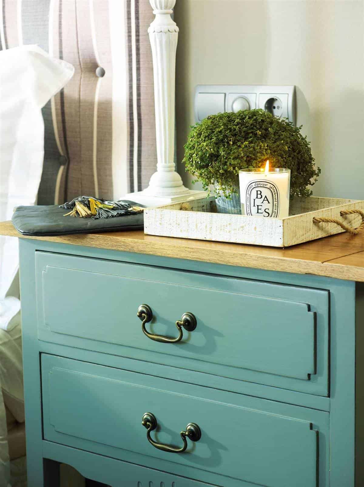 2. WHAT A CHANGE OF LOOK! 2. WHAT A CHANGE OF LOOK!