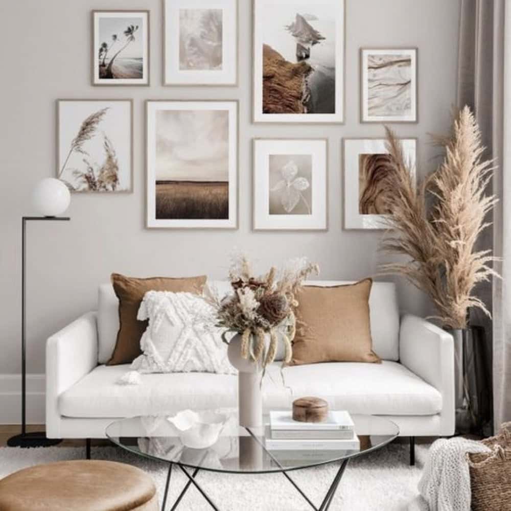 A Slow Atmosphere in the Living Room A Slow Atmosphere in the Living Room