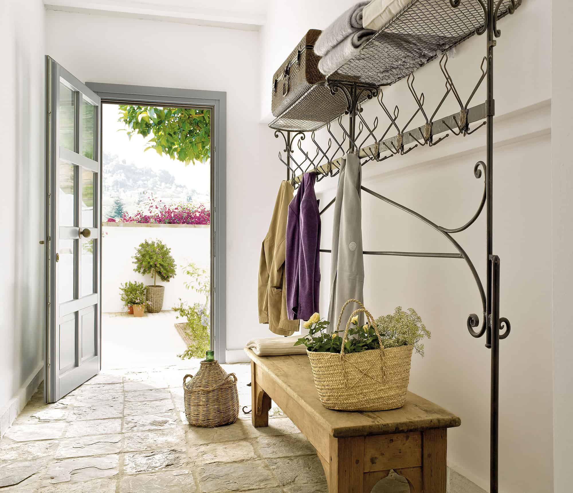 4. THE INFALLIBLE TANDEM 4. THE INFALLIBLE TANDEM