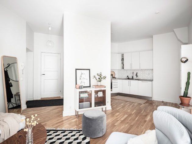 A Small Beautiful and Light Scandinavian Apartment