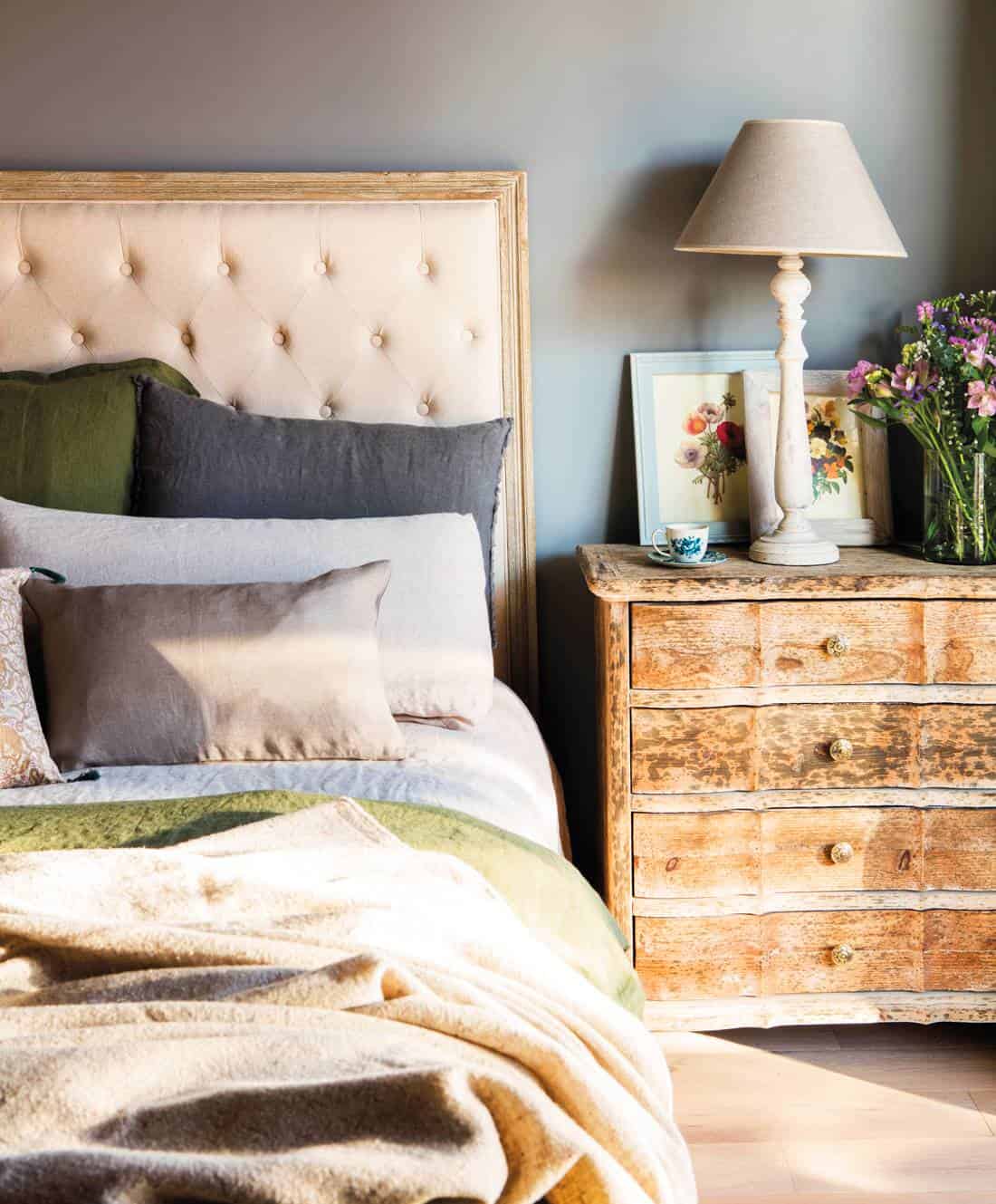 6. NIGHTSTAND DECORATION 6. NIGHTSTAND DECORATION